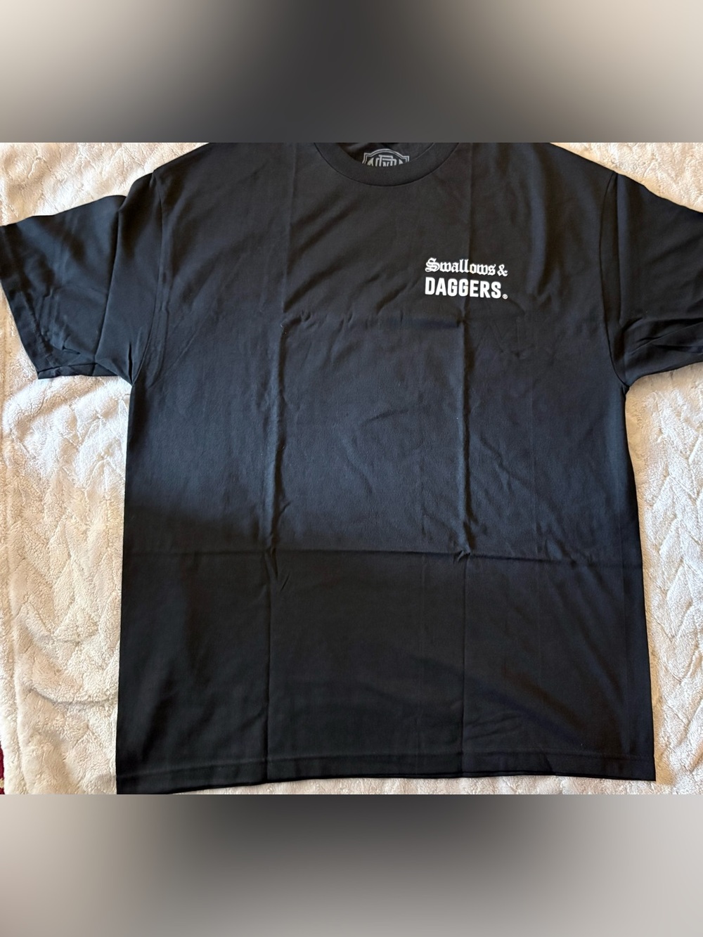 SWALLOWS & DAGGERS Tee
XL